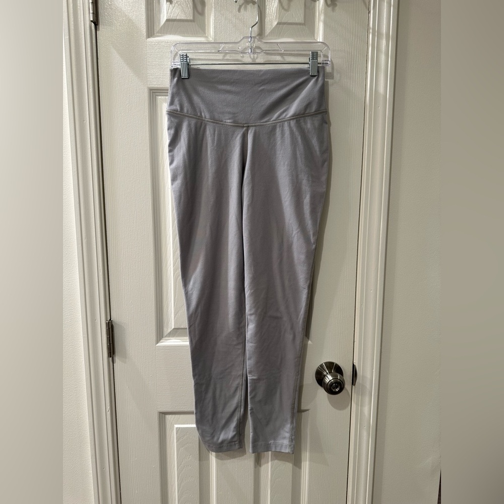 UFC Core 27" Leggings in the color Fogged Grey